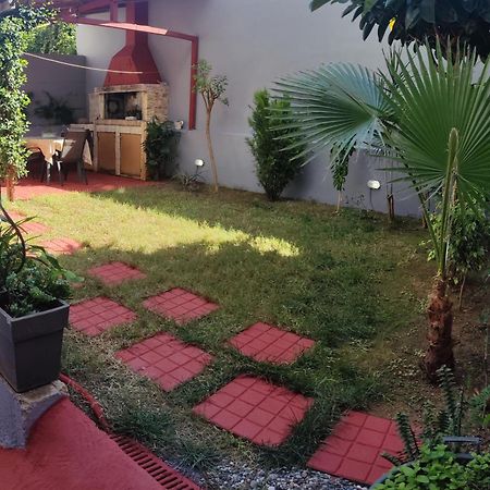 Vasilikis Apartment Каламата Экстерьер фото
