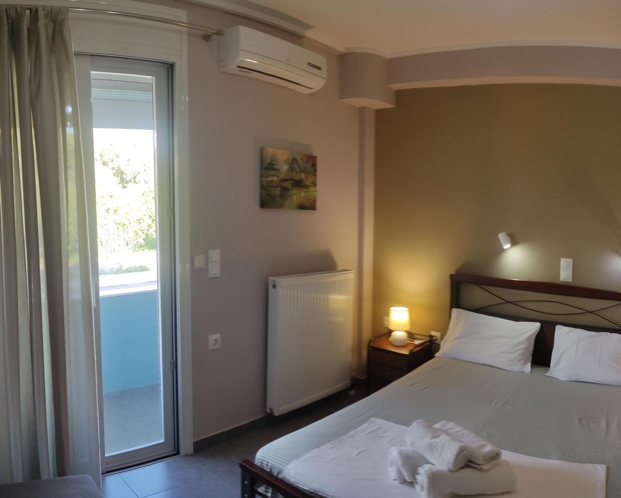 Vasilikis Apartment Каламата Экстерьер фото